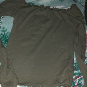 Green hollister off the shoulder